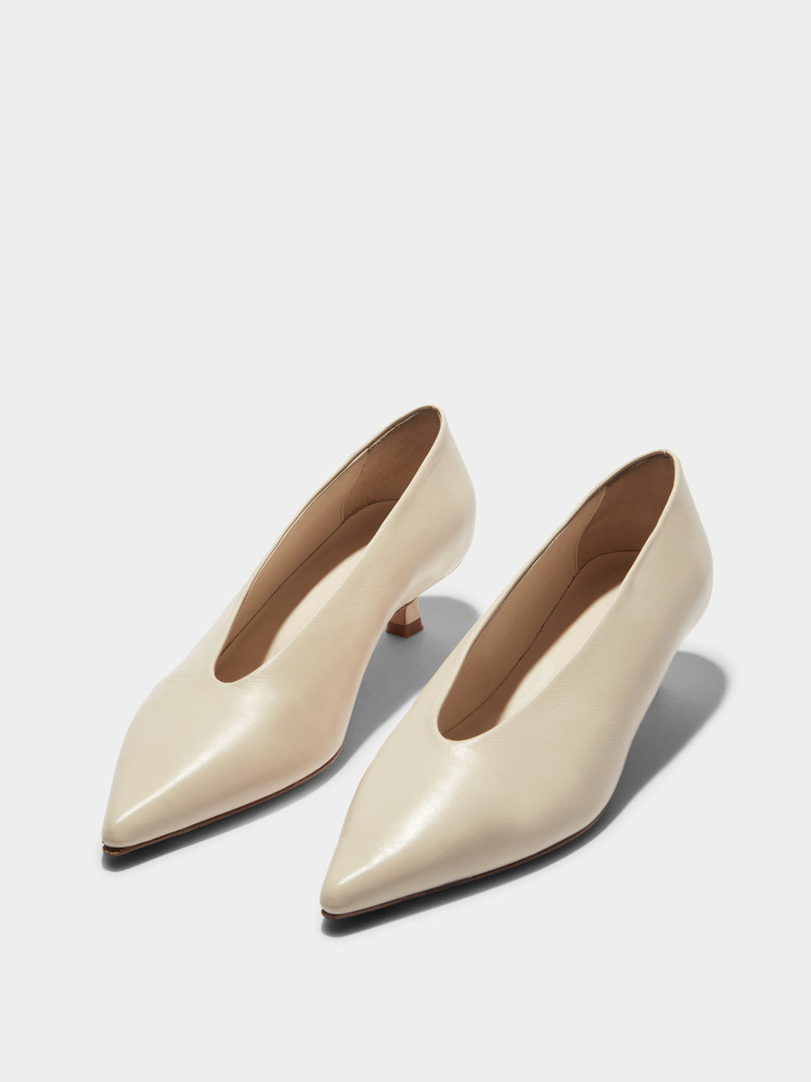 Aeyde | Clara Leather Pumps for Women | Creamy Nappa | Pointed Toe | Low Heel | On Feet
