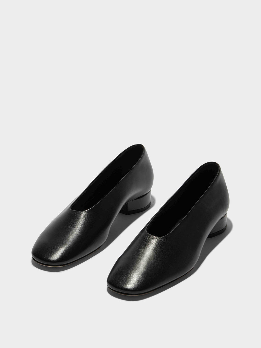 Aeyde | Delia Leather Flats for Women | Black Nappa | Round Toe | Low Heel | On Feet [x=50,y=85]