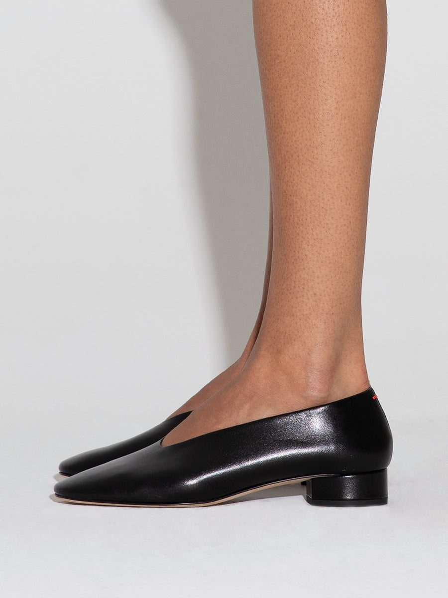 Aeyde | Delia Leather Flats for Women | Black Nappa | Round Toe | Low Heel | How to Style [x=50,y=85]