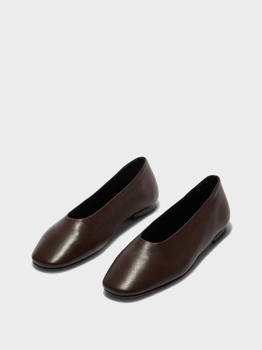 Aeyde | Kirsten Leather Flats for Women | Moka Nappa | Round Toe | Flat Heel | On Feet [x=50,y=85]