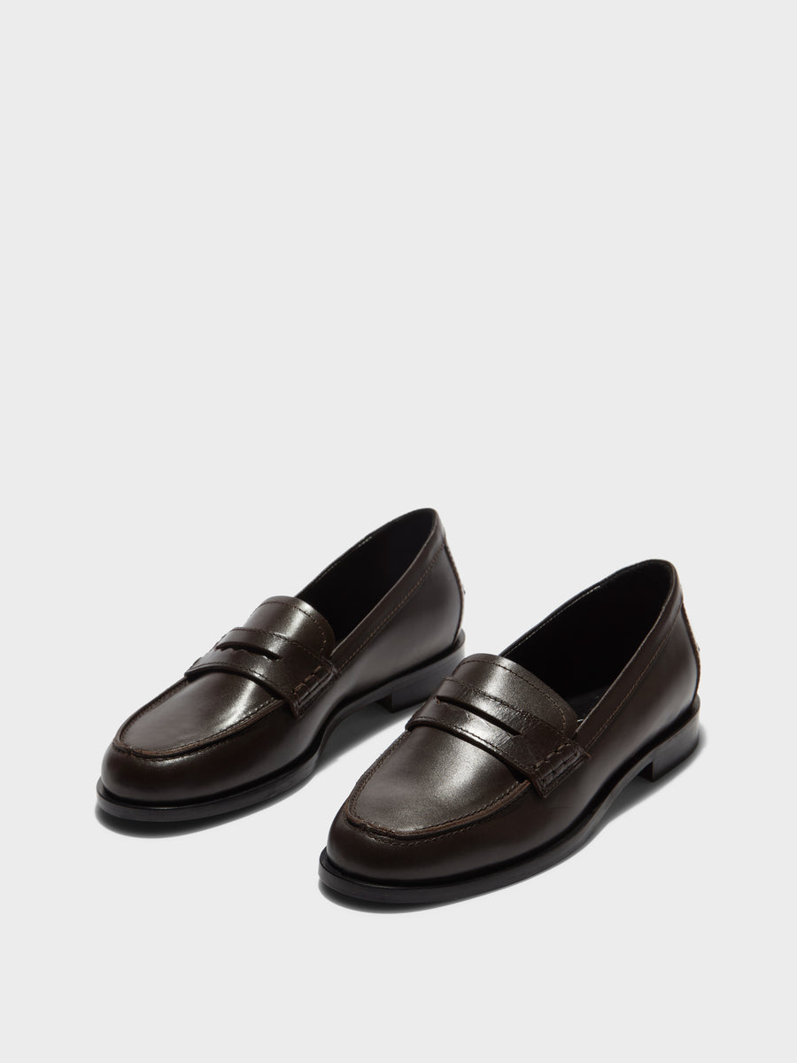 Aeyde | Oscar Leather Flats for Women | Moka Calf | Round Toe | Flat Heel | On Feet [x=50,y=85]