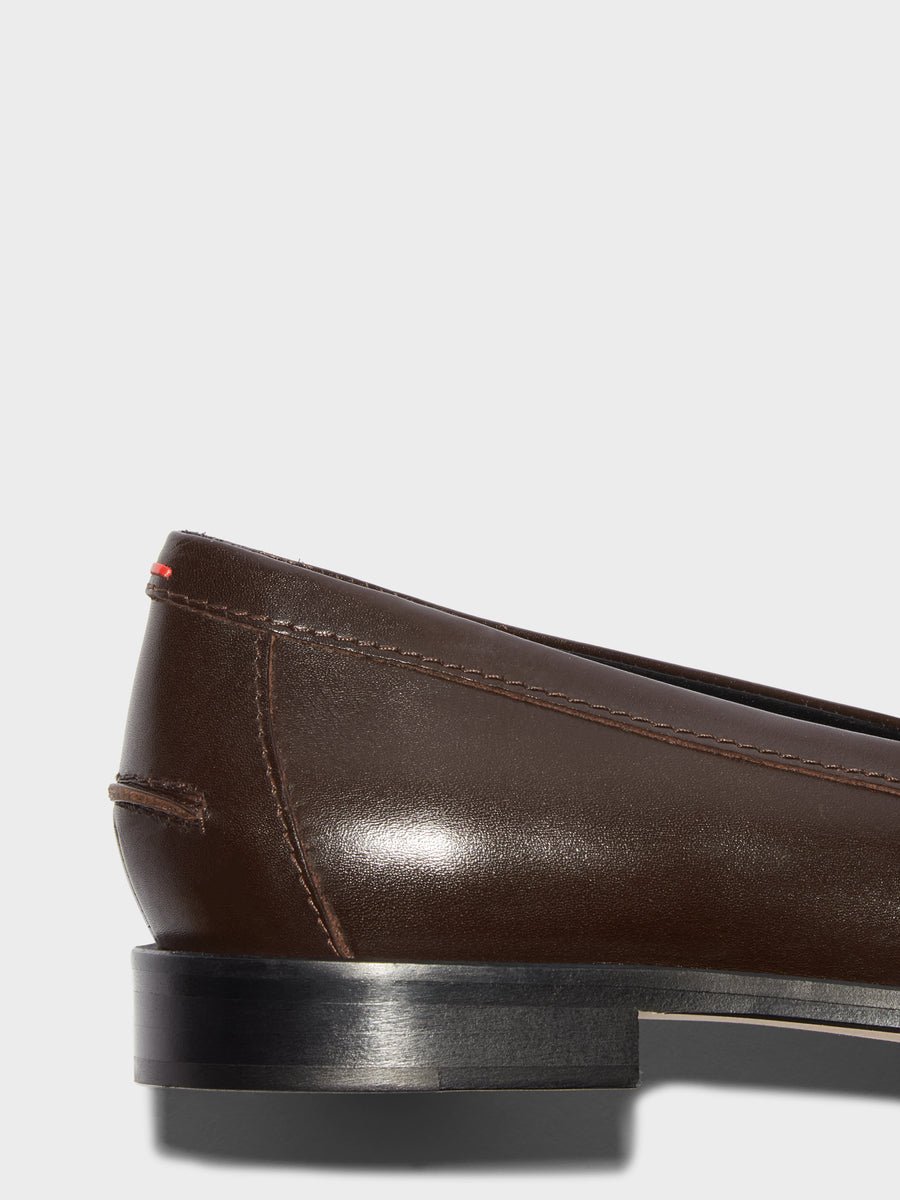 Aeyde | Oscar Leather Flats for Women | Moka Calf | Round Toe | Flat Heel | Heel Details [x=50,y=85]