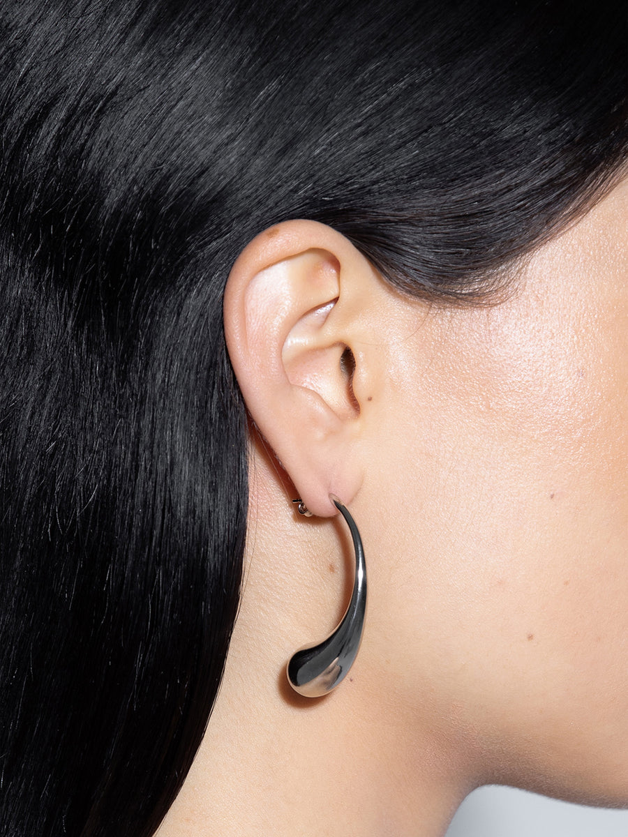 Aeyde | Ravi Palladium-Plated Earrings for Women | Luxury Materials | Handmade in Italy | On Model [x=50,y=50]