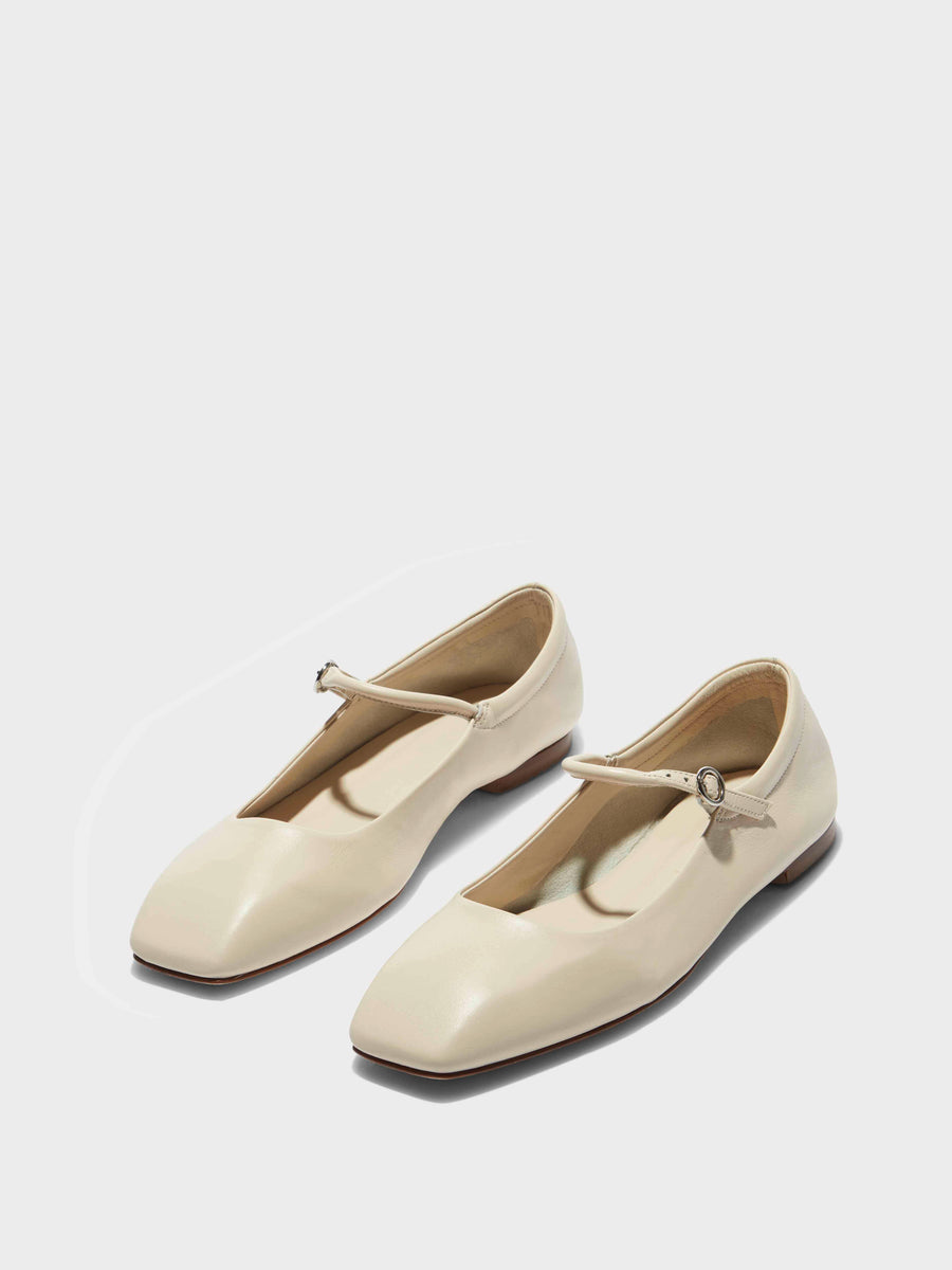 Aeyde | Uma Leather Flats for Women | Creamy Nappa | Square Toe | Flat Heel | On Feet [x=50,y=85]