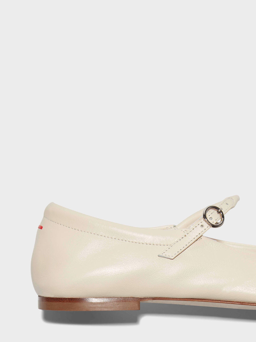Aeyde | Uma Leather Flats for Women | Creamy Nappa | Square Toe | Flat Heel | Heel Details [x=50,y=85]