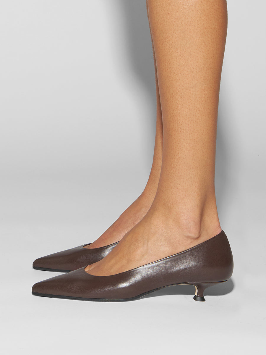 Aeyde | Cari Leather Pumps for Women | Moka Nappa | Pointed Toe | Mid Heel | How to Style