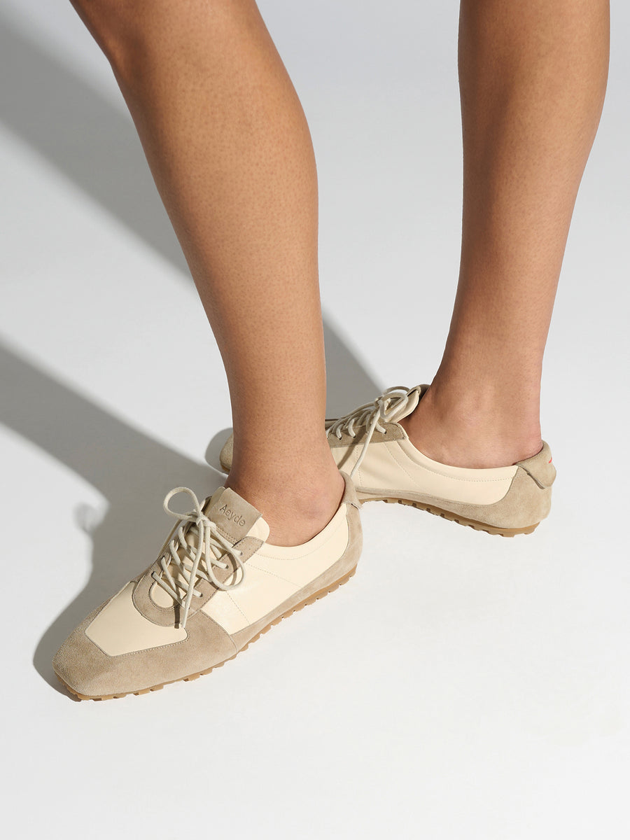 Aeyde | Uma Sneaker Leather Flats for Women | Creamy/Sand Nappa/Suede | Square Toe | Flat Heel | On Feet